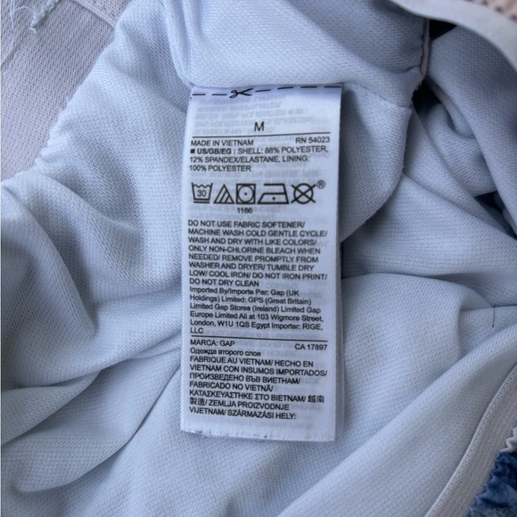 GAP Fit Medium Women’s Athletic Shorts - Picture 3 of 3